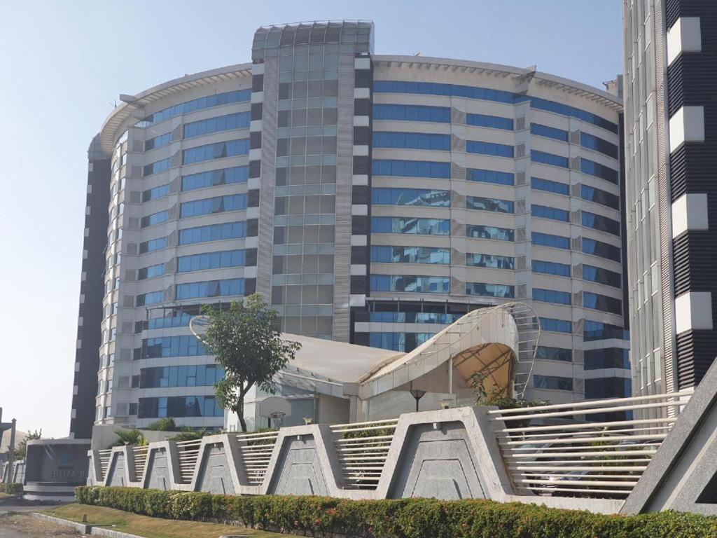 Homestays At Rajhans Belliza Near Airport Surat Dış mekan fotoğraf