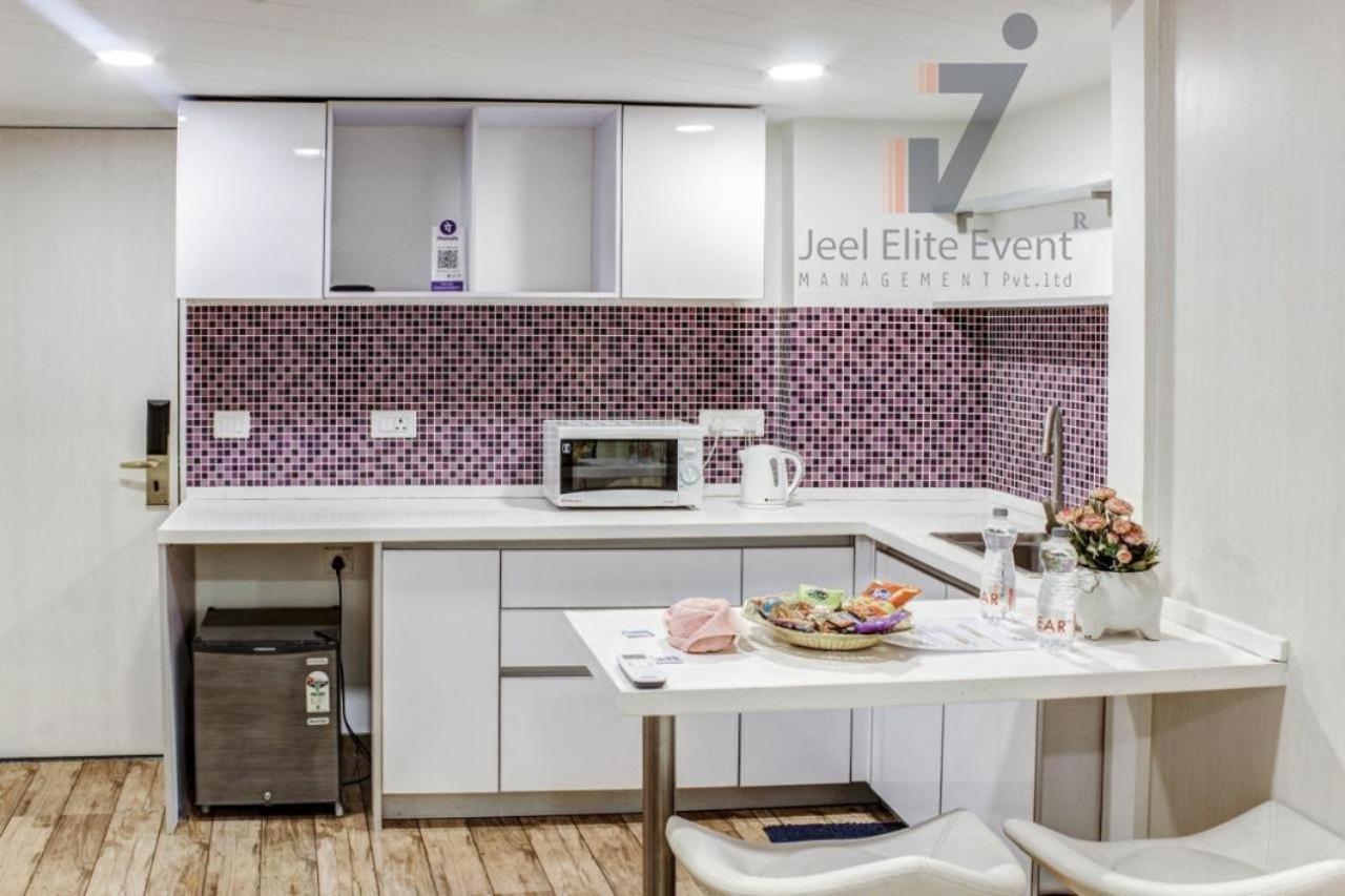 Homestays At Rajhans Belliza Near Airport Surat Dış mekan fotoğraf